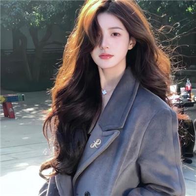女军官与魔鬼海报